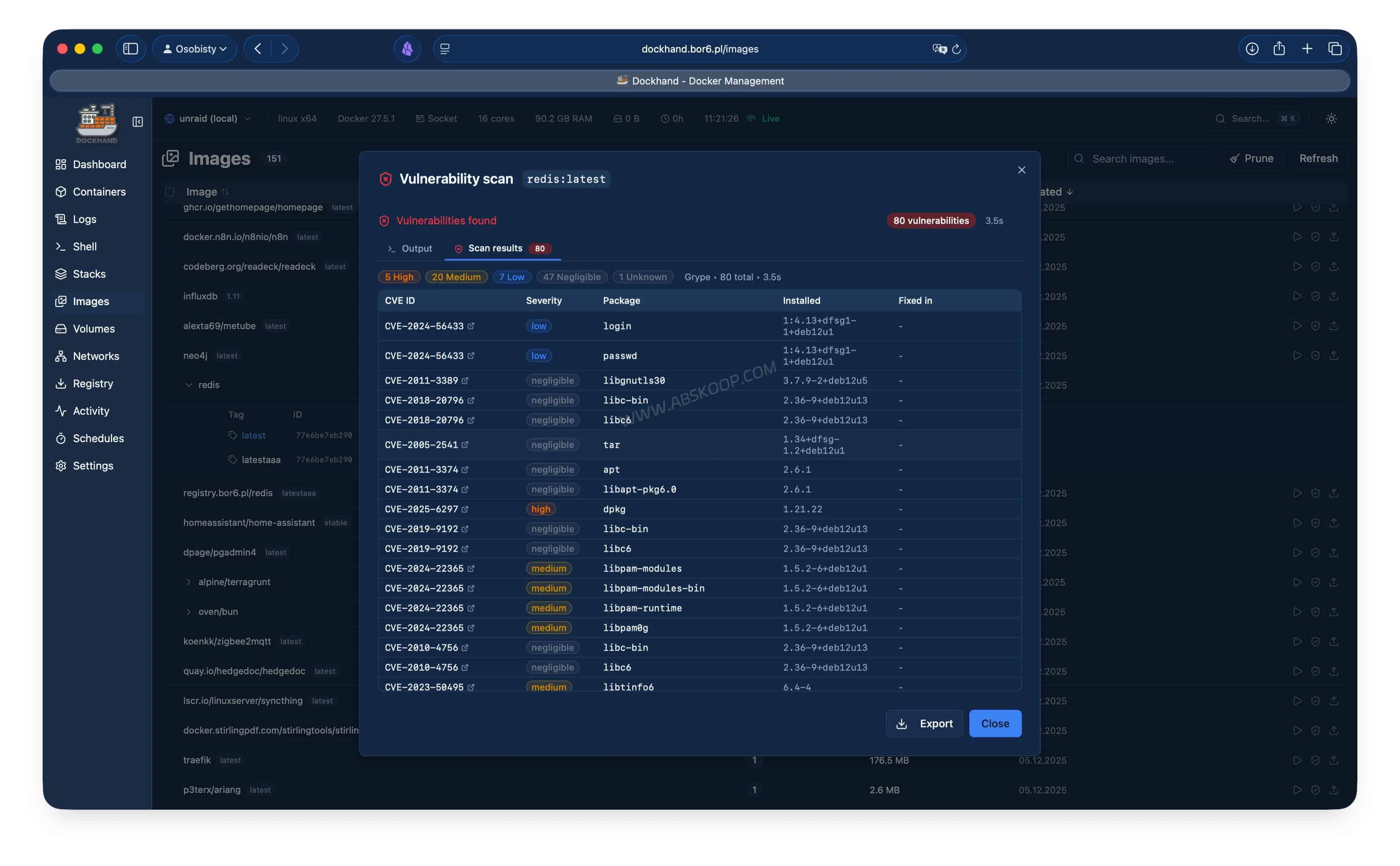 Dockhand Docker 管理面板:能替代 Portainer 吗?支持多主机与漏洞扫描 Dockhand Trivy 与 Grype 镜像漏洞扫描界面