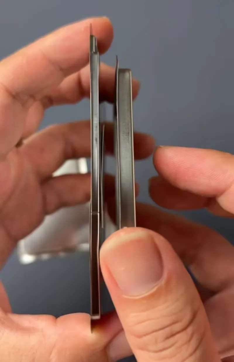 苹果“史上最薄”iPhone 17 Air 电池实物再曝：金属外壳、厚 2.49 毫米插图