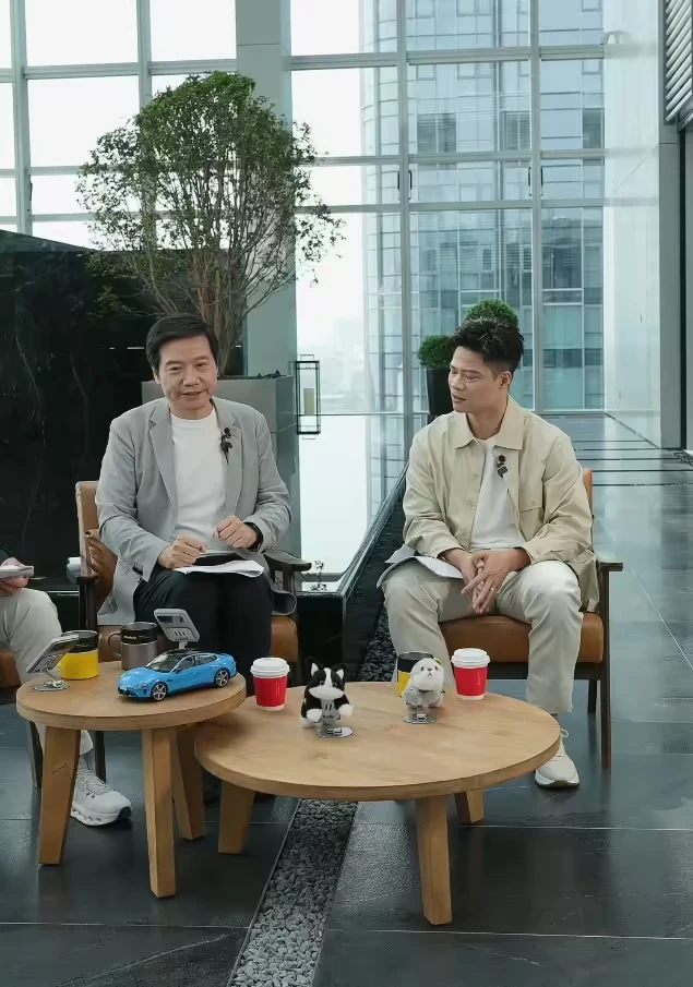 雷军回应“小米老是赶潮流”质疑:我们是最早一批做机器人的公司,现在也是亏钱,整个行业发展还在早期插图 雷军回应“小米老是赶潮流”质疑:我们是最早一批做机器人的公司,现在也是亏钱,整个行业发展还在早期插图
